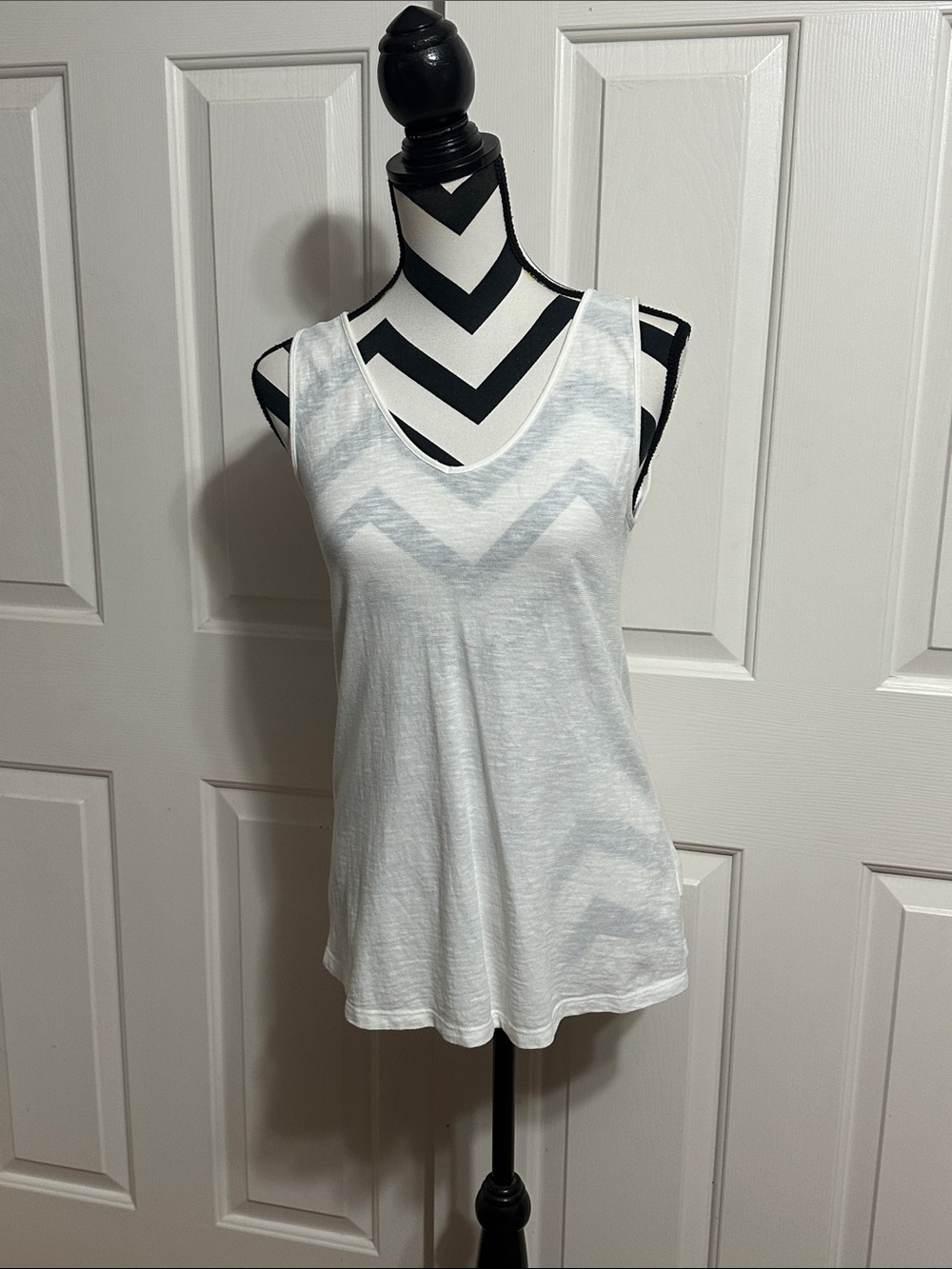 Lilly Pulitzer White Scoop Neck Tank Top